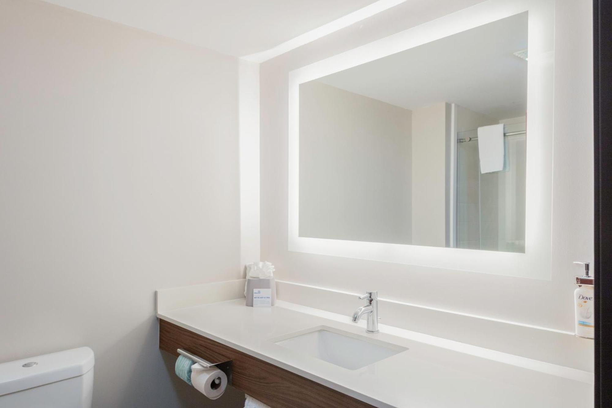 Holiday Inn Express Florence Northeast By Ihg Εξωτερικό φωτογραφία