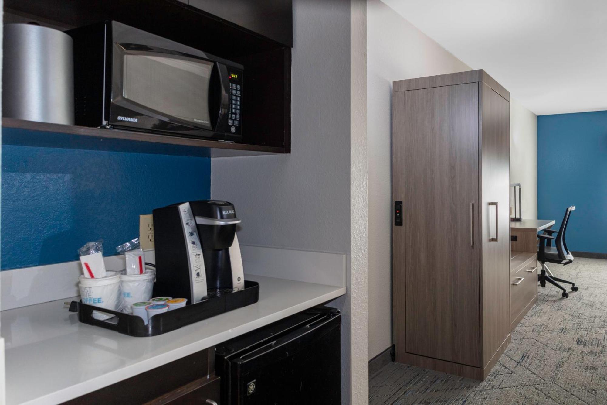 Holiday Inn Express Florence Northeast By Ihg Εξωτερικό φωτογραφία